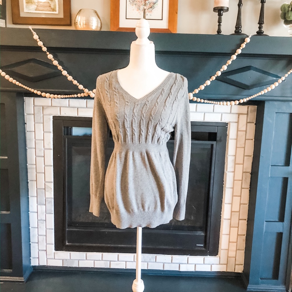 🐝 Liz Lange Grey Maternity Sweater